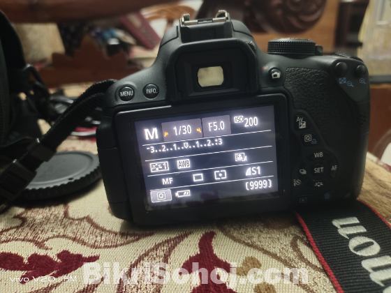 Canon 700D
